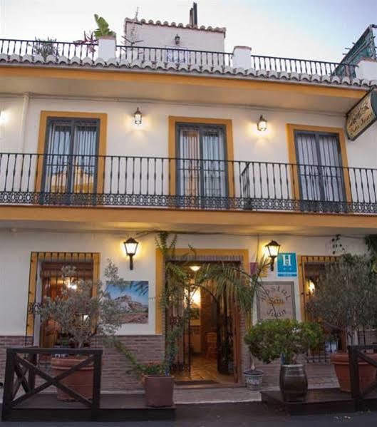 Hostal San Juan Salobrena Exterior photo